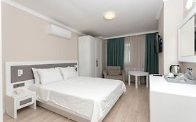Bay Nihat Otel Lale